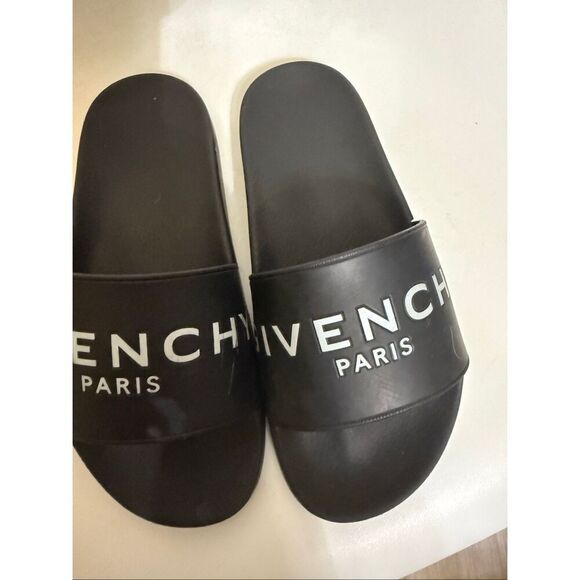 Givenchy Women's Raised Logo Flat Pool Slide Sandals Black Size 37 - Picture 11 of 12
